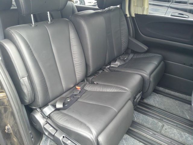 2010 Nissan Elgrand E51 rear seats