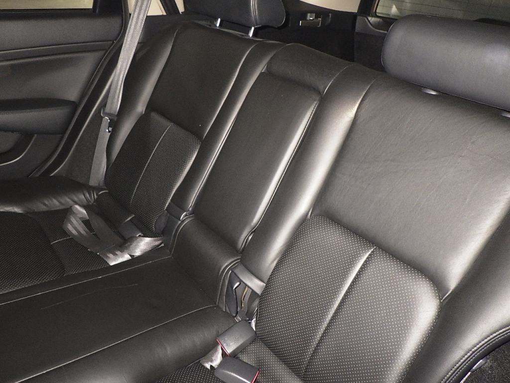 2004 Nissan Stagea AR-X back seat