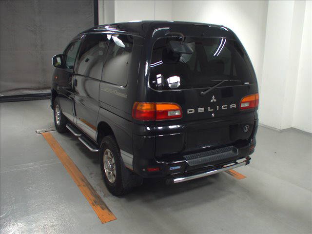 2003 Mitsubishi Delica PD6W Chamonix 7-seater 20