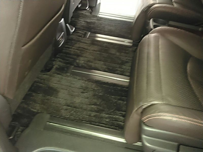 2011 Nissan ELgrand Highway Star Premium 350 4WD rear seat carpet