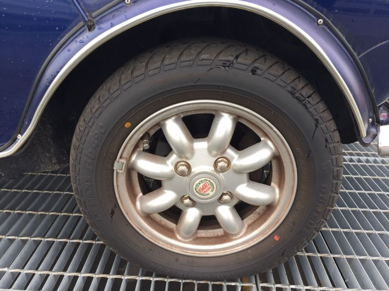 1997-rover-mini-cooper-wheel