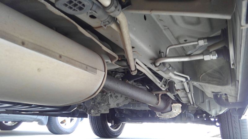 2000 Toyota Regius V L Package underbody