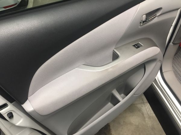 2008 Toyota Estima Aeras interior door