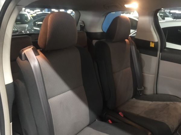 2008 Toyota Estima Aeras rear seats