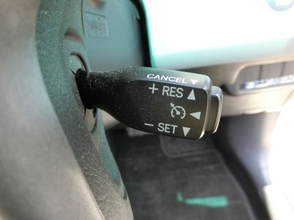 2011 Toyota Mark X Zio 350G Wagon cruise control