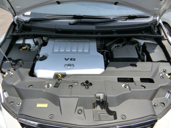 2011 Toyota Mark X Zio 350G Wagon engine