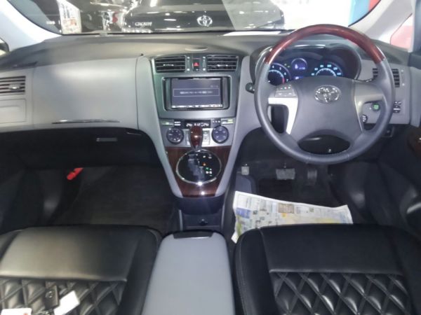 2011 Toyota Mark X Zio 350G Wagon interior 2