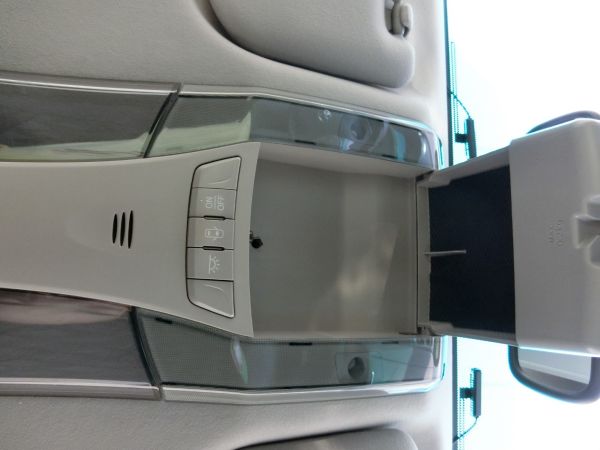 2011 Toyota Mark X Zio 350G Wagon roof console