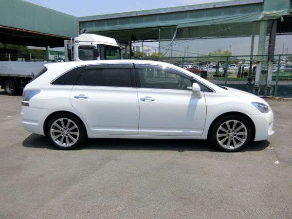 2011 Toyota Mark X Zio 350G Wagon side