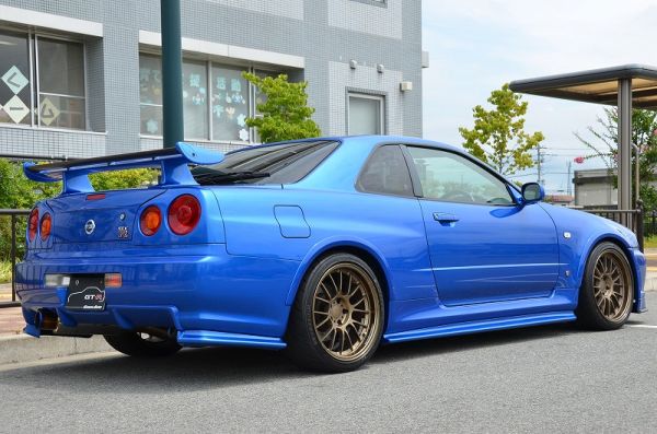 2000 R34 GTR in Bayside Blue at Global Auto Osaka - Prestige Motorsport