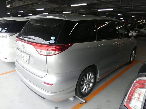 2012 Toyota Estima G 4WD 7 seater right rear