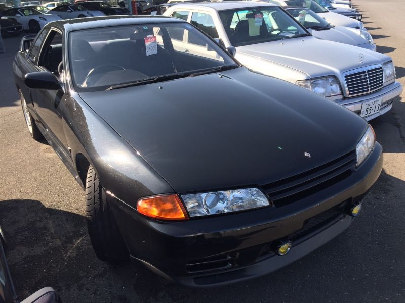 1993 Nissan Skyline R32 GTR VSpec right front