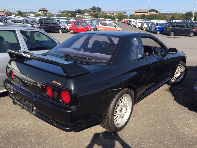 1993 Nissan Skyline R32 GTR VSpec right rear