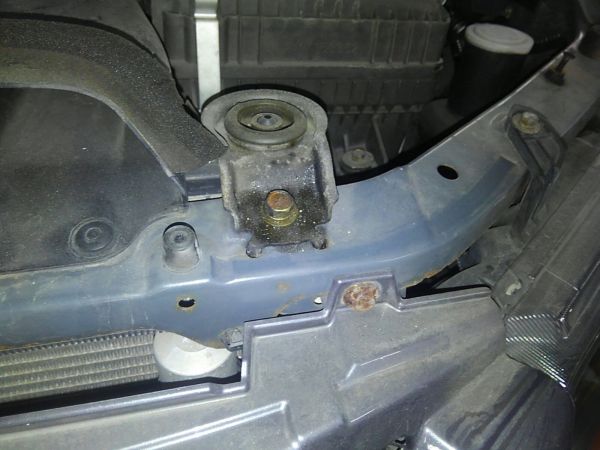 2004 Mitsubishi Lancer EVO 8 MR core support