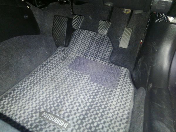 2004 Mitsubishi Lancer EVO 8 MR driver carpet