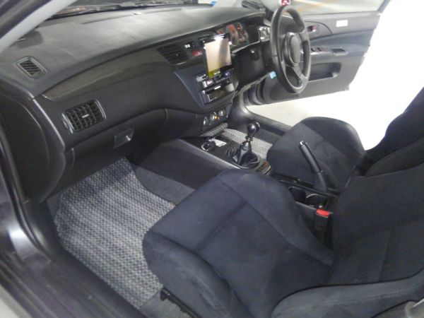 2004 Mitsubishi Lancer EVO 8 MR interior 1