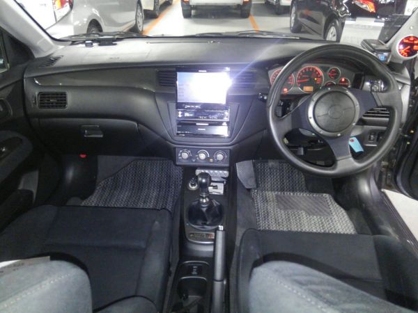 2004 Mitsubishi Lancer EVO 8 MR interior 3