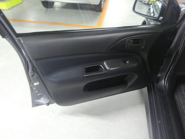 2004 Mitsubishi Lancer EVO 8 MR left door