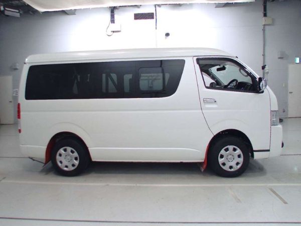 2014 Toyota Hiace GL 4WD TRH219 right side