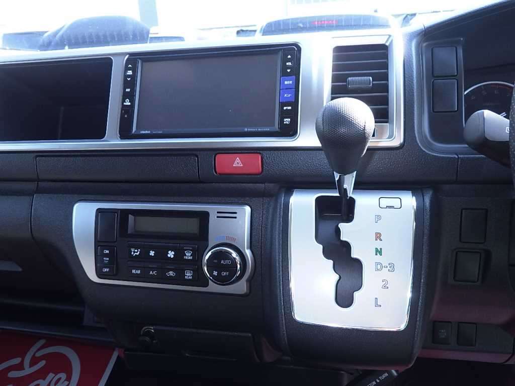 2014 Toyota Hiace GL 4WD TRH219 shift