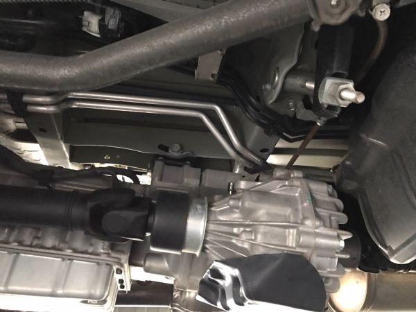 2014 Toyota Hiace GL 4WD TRH219 underbody 2