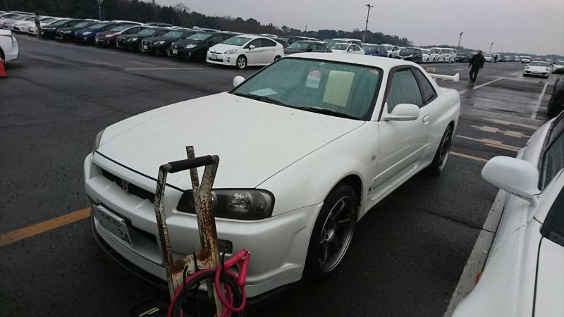 2001 Nissan Skyline R34 GT-R left front