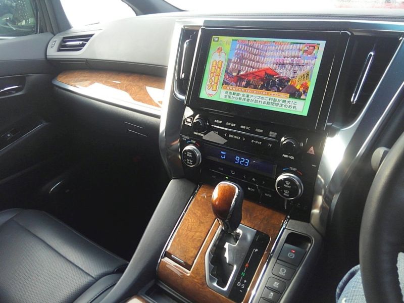 2015 Toyota Alphard HYBRID Executive Lounge 4WD 2.5L TV screen