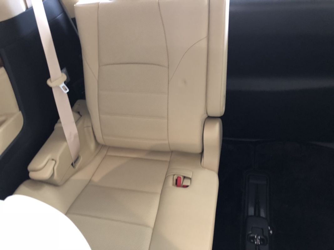 2017 Toyota Alphard Hybrid Executive Lounge cream leather seat