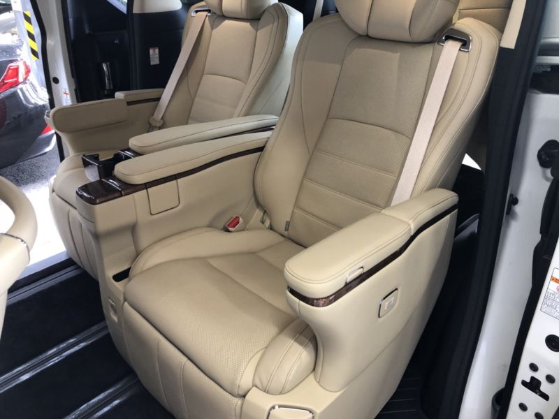 2017 Toyota Alphard Hybrid Executive Lounge power seat