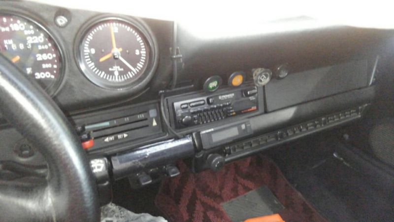 1976 PORSCHE 911 S gauges