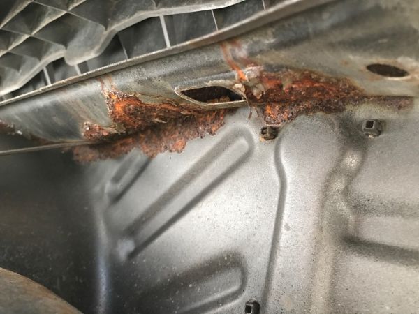 1986 TOYOTA SPRINTER GT APEX underbody